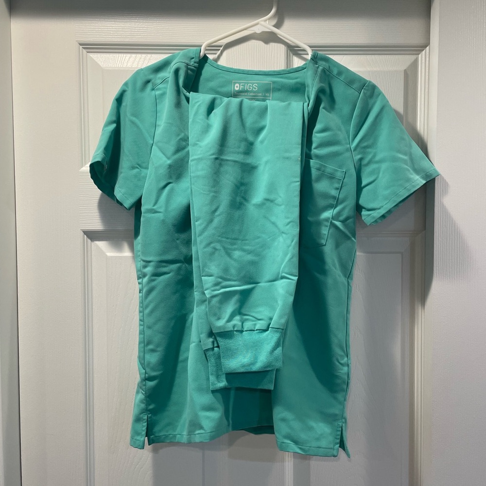 Surgical Green Figs Scrubs Set